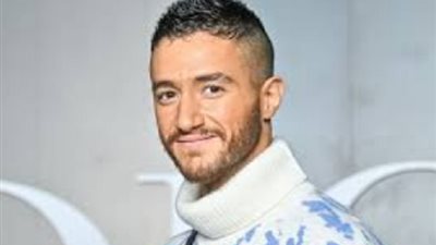 تكريم أحمد مالك بجائزة هيباتيا الذهبية في مهرجان الإسكندرية للفيل