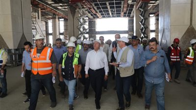 الوزير: وصول القطار الكهربائي السريع 