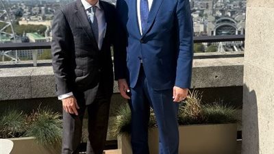 وزير البترول يبحث مع رئيس 