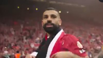 بعلم مصر.. محمد صلاح يحتقل بتتويج ليفربول بلقب الدوري الإنجليزي