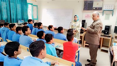 مدير تعليم الفيوم .. يفاجئ 4 مدارس فى جولة ميدانية