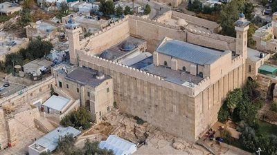 الأوقاف الفلسطينية: رفع أعلام إسرائيل فوق الحرم الإبراهيمي استفزاز لمشاعر المسلمين