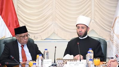 وزير الأوقاف يستقبل وفدًا ماليزيًّا برئاسة مفتي ولاية بيراك لبحث التعاون المشترك