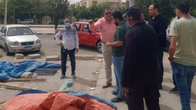 رئيس جهاز الشروق يرصد المخالفات فى شوراع المدينة ويصدر قرارات هامة صور