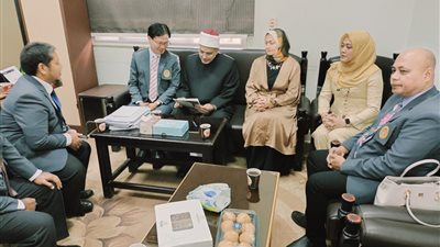 داود والصعيدي يبحثان سبل التعاون الأكاديمي مع الوفد التايلاندي