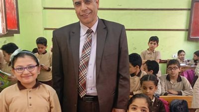 مدير تعليم الخانكة يتابع الامتحانات الشهرية في المدارس