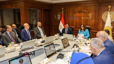 وزيرة التنمية المحلية: تبسيط إجراءات تراخيص المحال العامة