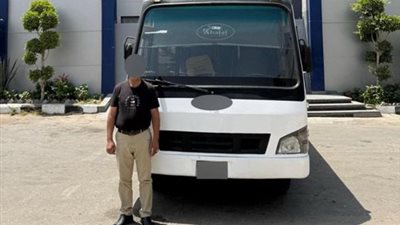 ضبط قائد أتوبيس مدرسه خاصة لسيره عكس الإتجاه بالقاهرة .. فيديو