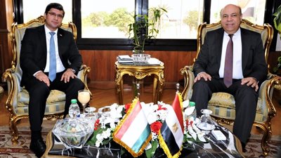 تعزيز التعاون في النقل الجوي بين مصر وطاجيكستان