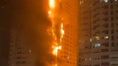 حريق هائل يلتهم 4 طوابق في برج سكني بالمريوطية