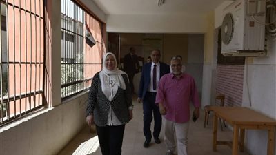 الهوارى تتفقدكنترول التعليم الصناعي ببنى سويف