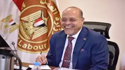 براتب 4000 درهم.. وزير العمل يوفر 1072 وظيفة في شركة إماراتية