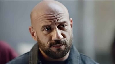 الموت يفجع الفنان أحمد مكى