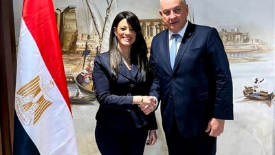 المشاط تبحث مع المفوض الأوروبي للشراكات الدولية تعزيز العلاقات