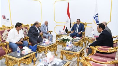 محافظ قنا يبحث مع وفد بنك التنميةالألماني دعم مشروعات الصرف الصحي