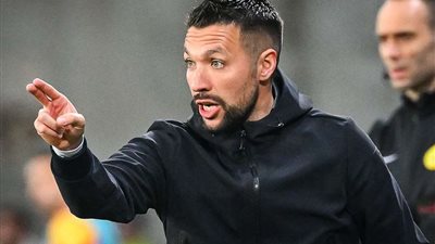 فى مشهد مؤثر..بكاء لاعبى أياكس ومدربهم بعد خسارة الدورى الهولندى