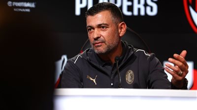 بعد الفشل في التأهل الأوروبي.. مدرب ميلان يوجه رسالة إلى لاعبيه