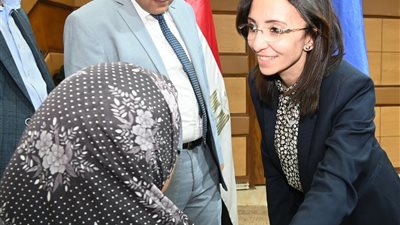٥٠ مواطنا فى ضيافة محافظ البحيرة
