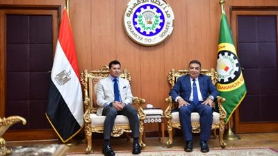 محافظ الدقهلية يستقبل وزير الشباب والرياضة في زيارته للمحافظة