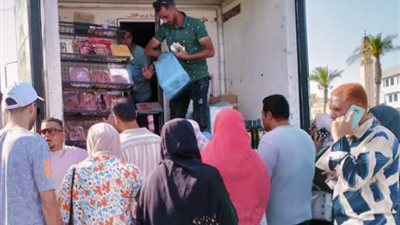 إقبال كبير من المواطنين على المنفذ المتحرك بطور سيناء