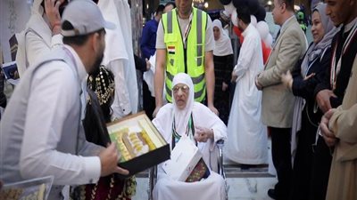 مواصلة تفويج حجاج بعثة القرعة من المدينة لمكة المكرمة (فيديو)