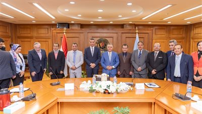الشاذلي يدعورئيس الجامعةإلى دعم وتشجيع المشروعات الطلابيةالمتميزة