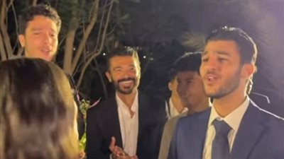 خالد النبوي يحتفل بخطبة ابنه كريم على فتاة خارج الوسط الفني