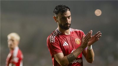 رسالة برونو فرنانديز الغامضة تثير حيرة جمهور مانشستر يونايتد