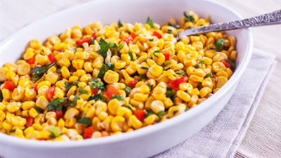 وصفة مثالية لأيام الصيف .. سلطة الذرة المكسيكية