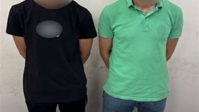 تفاصيل فيديو قيام عامل بإشهار سلاح أبيض خلال مشاجرة مع عملائه بأحد المطاعم بالقاهرة