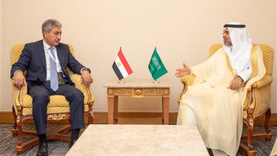 وزير السياحة يعقد لقاءات ثنائية هامة مع وزيري الحج والعمرة والصحة بالمملكة