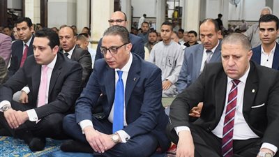 محافظ الفيوم يؤدي صلاة عيد الأضحى المبارك بمسجد ناصر الكبير