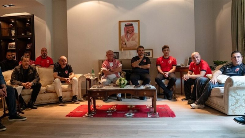 ملك الأردن يهنئ منتخب