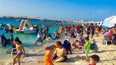 مع ثان ايام عيد الاضحي شواطئ مطروح تنتعش