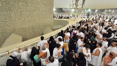 ضيوف الرحمن يختتمون رمي الجمرات في ثالث أيام التشريق