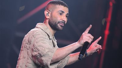أحمد سعد يتألق بحفل عيد الأضحي فى بورتو مارينا.. ويعلن توبته عن تقديم 