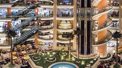 مصرع طفل سقط من الرابع داخل مول بالقاهرة