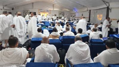 عودة 2200 حاج.. السياحة تواصل متابعة تفويج الحجاج لأرض الوطن