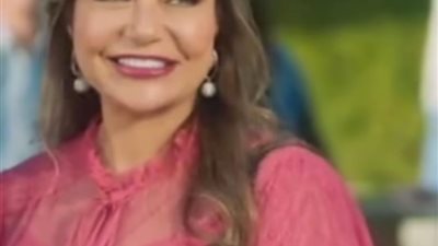ليلى علوي تداعب متابعيها من فيلمها 