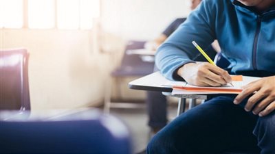 دور الأسرة في الاستعداد النفسي والتحصيلي للامتحانات الثانوية العامة