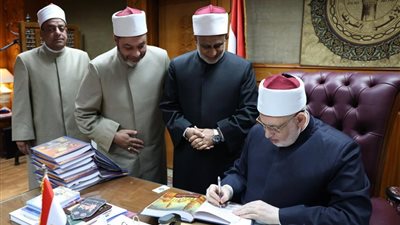 وكيل الأزهر يعتمد نتيجة الدور الأول لشهادات القراءات للعام 2025