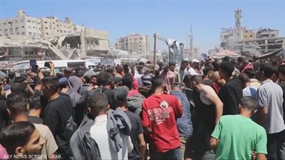 تصعيد إسرائيلي عنيف على غزة ومج.زرة جديدة قرب نقاط توزيع المساعدات