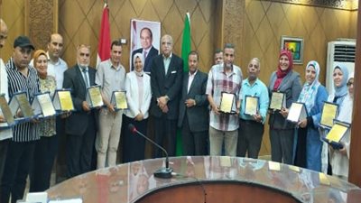 مدير تعليم القليوبية يُكرم توجيه اللغة الألمانية والنماذج المتميز