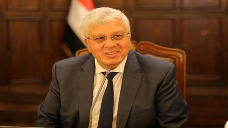 الدكتور ايمن عاشور