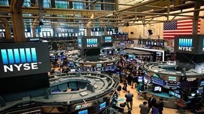 انخفاض الأسهم الأمريكية في بورصة وول ستريت