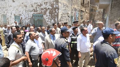 انهيار منزل بقنا يودي بحياة الطفلة 