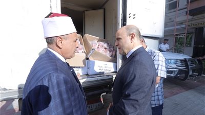 توزيع 2 طن لحوم صكوك أضاحي للأسر الأولى بالرعاية بمراكز كفر الشيخ