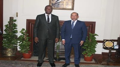قصر العيني يستقبل سفيرالكونغو الديمقراطية لتعزيزالتعاون الاكاديمى