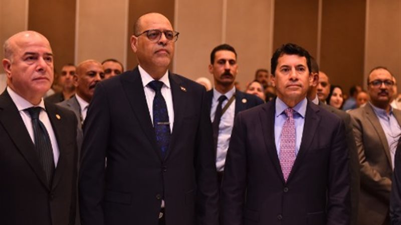 وزيرا العمل والشباب