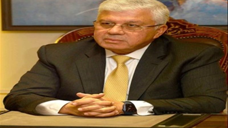 الدكتور أيمن عاشور